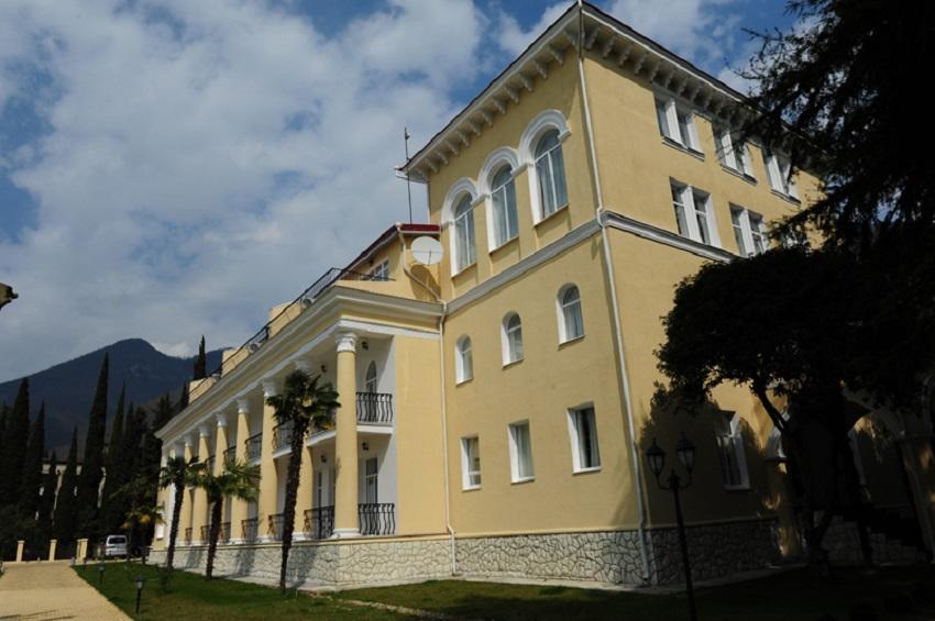Lazurniy Bereg Hotel Гагра Екстериор снимка