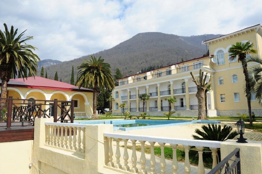 Lazurniy Bereg Hotel Гагра Екстериор снимка