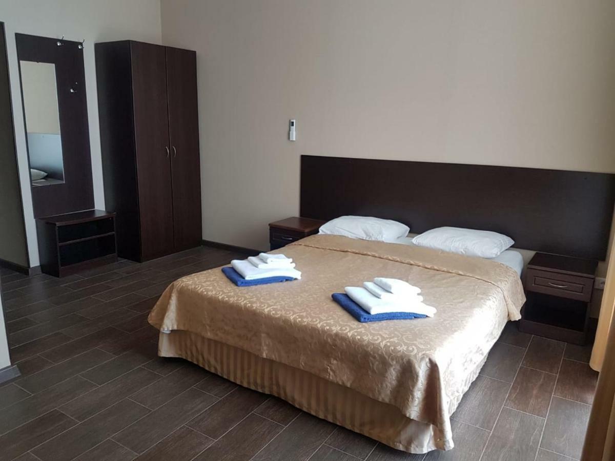 Lazurniy Bereg Hotel Гагра Екстериор снимка