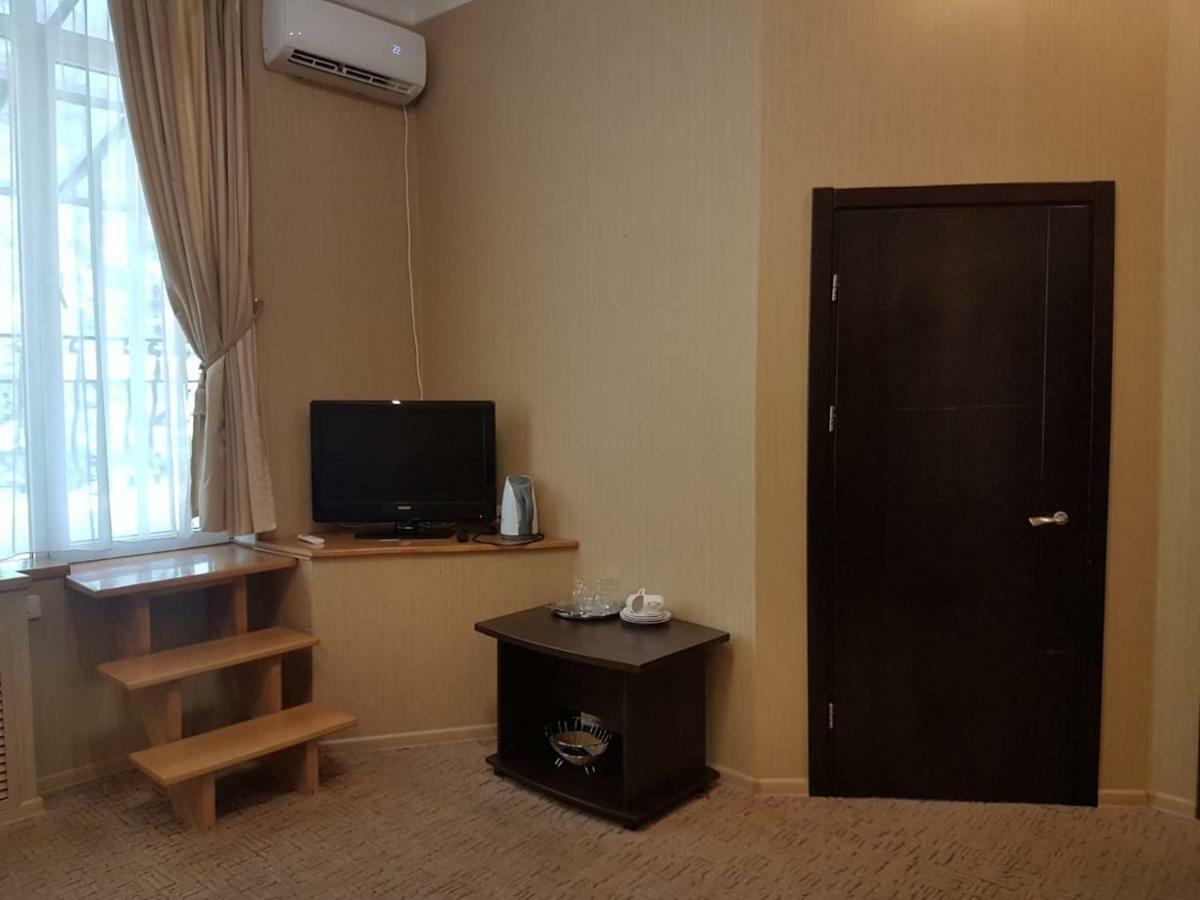 Lazurniy Bereg Hotel Гагра Екстериор снимка