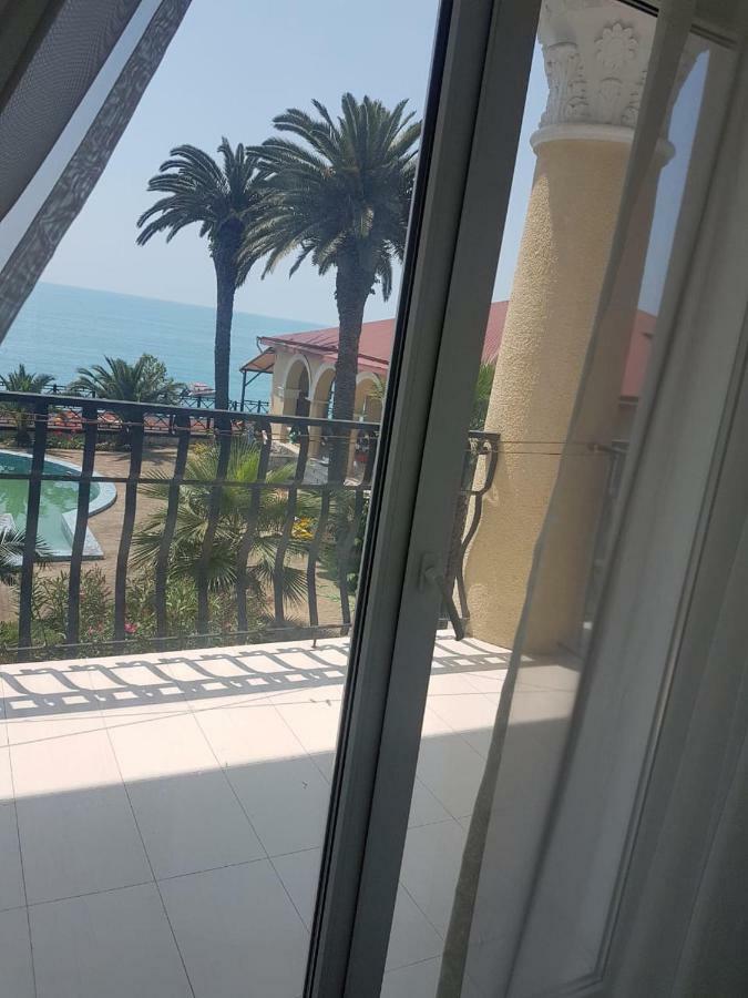 Lazurniy Bereg Hotel Гагра Екстериор снимка