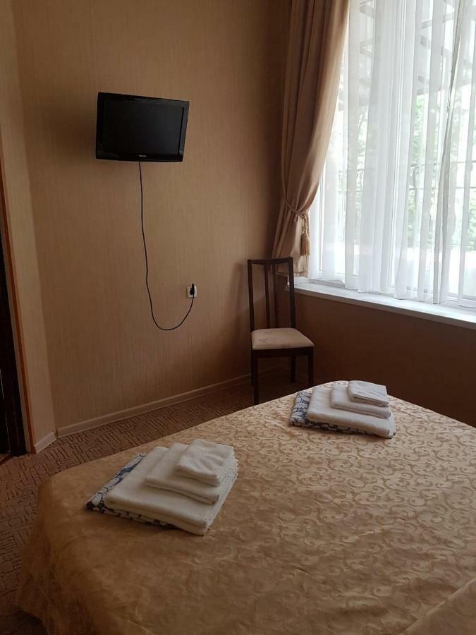 Lazurniy Bereg Hotel Гагра Екстериор снимка