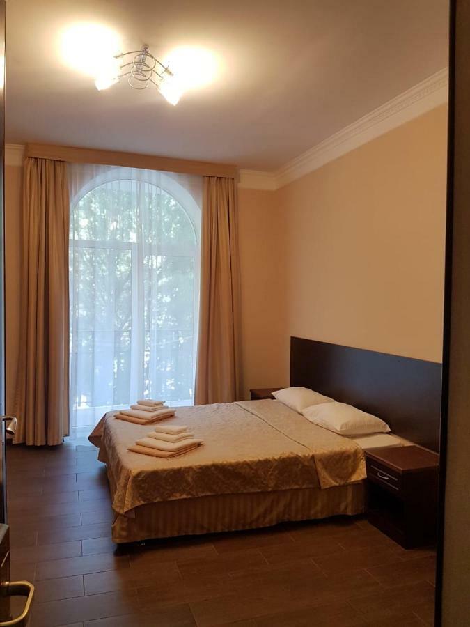 Lazurniy Bereg Hotel Гагра Екстериор снимка