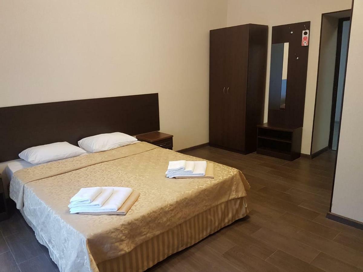 Lazurniy Bereg Hotel Гагра Екстериор снимка