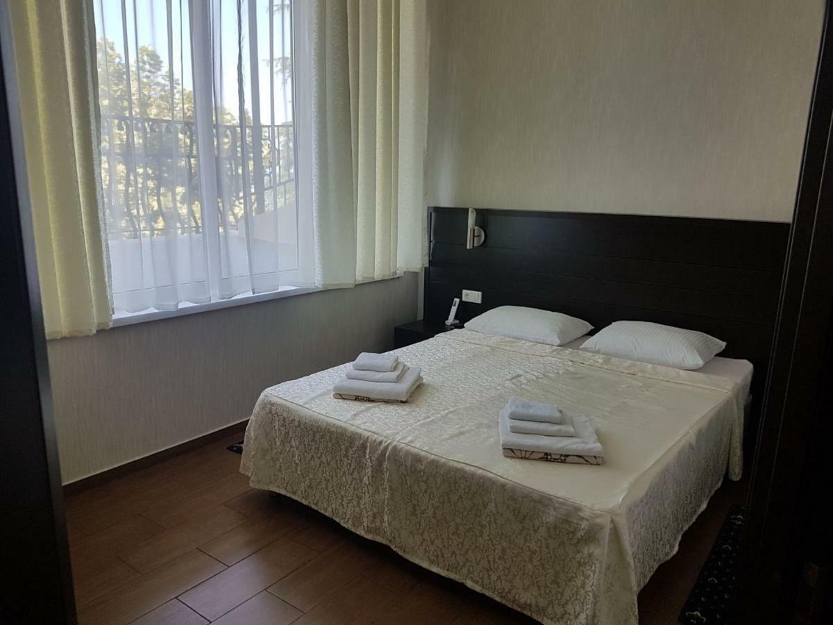 Lazurniy Bereg Hotel Гагра Екстериор снимка